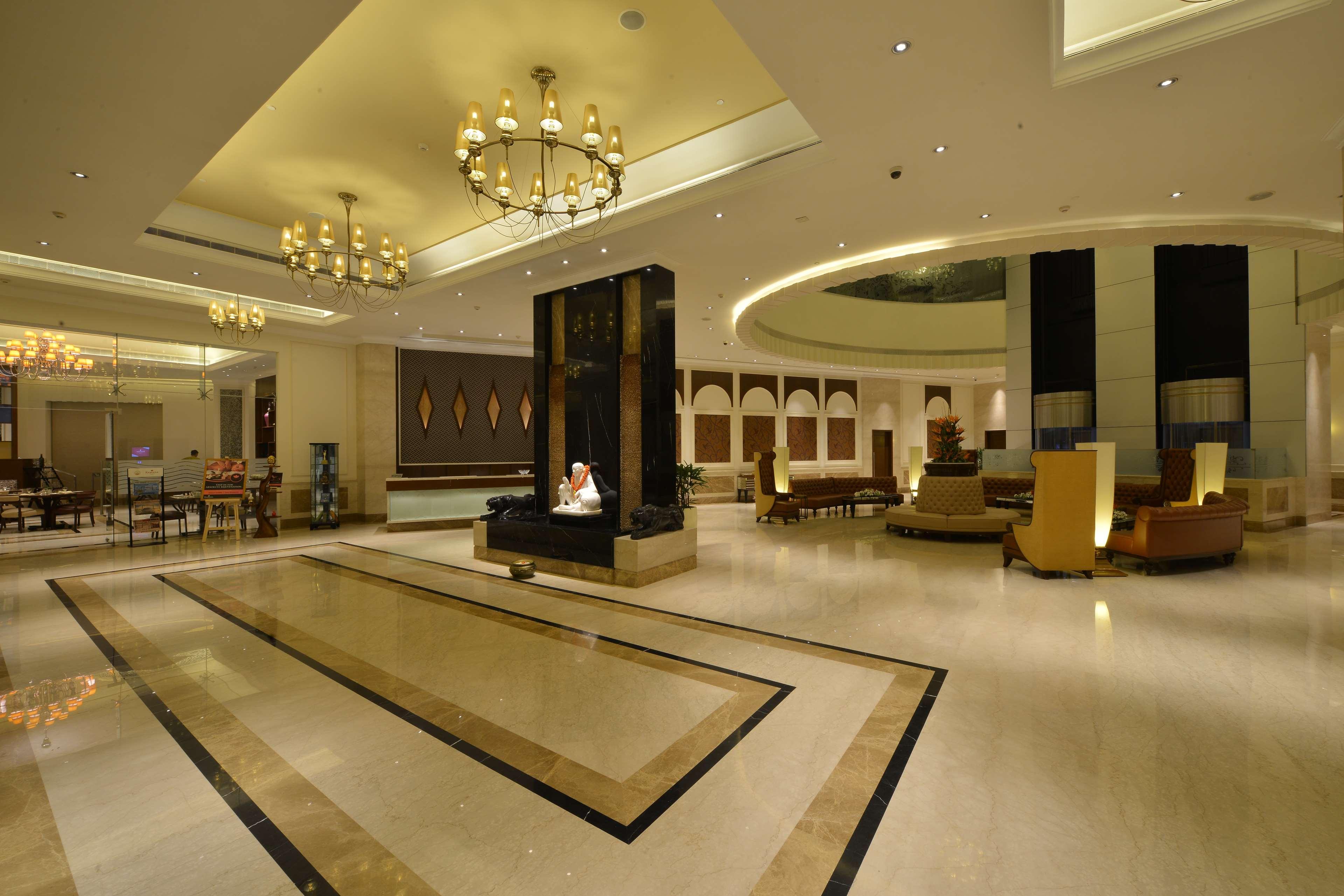 فندق Ramada Plaza شيناي المظهر الخارجي الصورة The lobby of the Taj Bengal