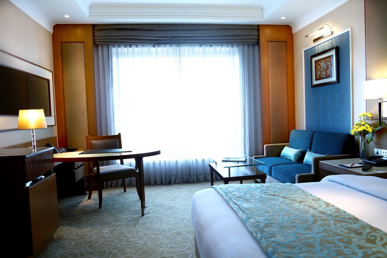 فندق Ramada Plaza شيناي المظهر الخارجي الصورة