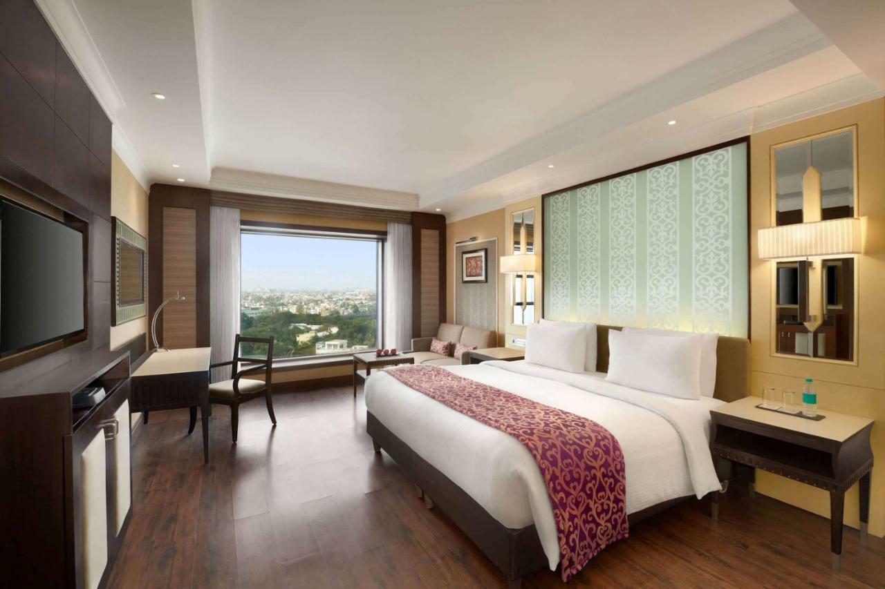 فندق Ramada Plaza شيناي المظهر الخارجي الصورة A room at the Taj Bengal