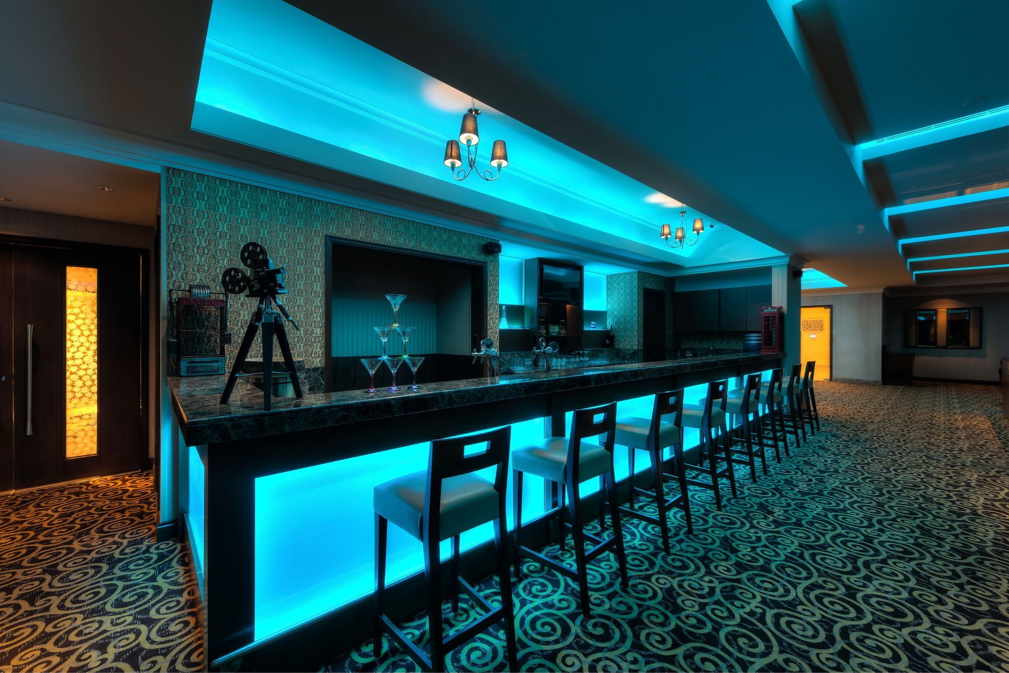 فندق Ramada Plaza شيناي المظهر الخارجي الصورة The bar at the 101 lounge